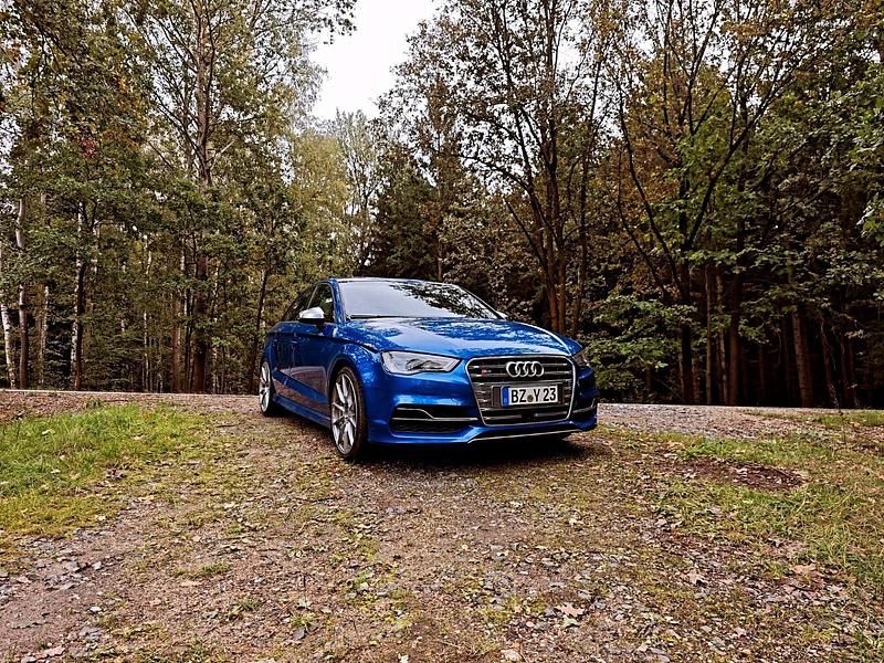 Blau Gebraucht 2016 Audi S3 Sport Limousine | 26.998 € (Fairer Preis) - Bild 1/4