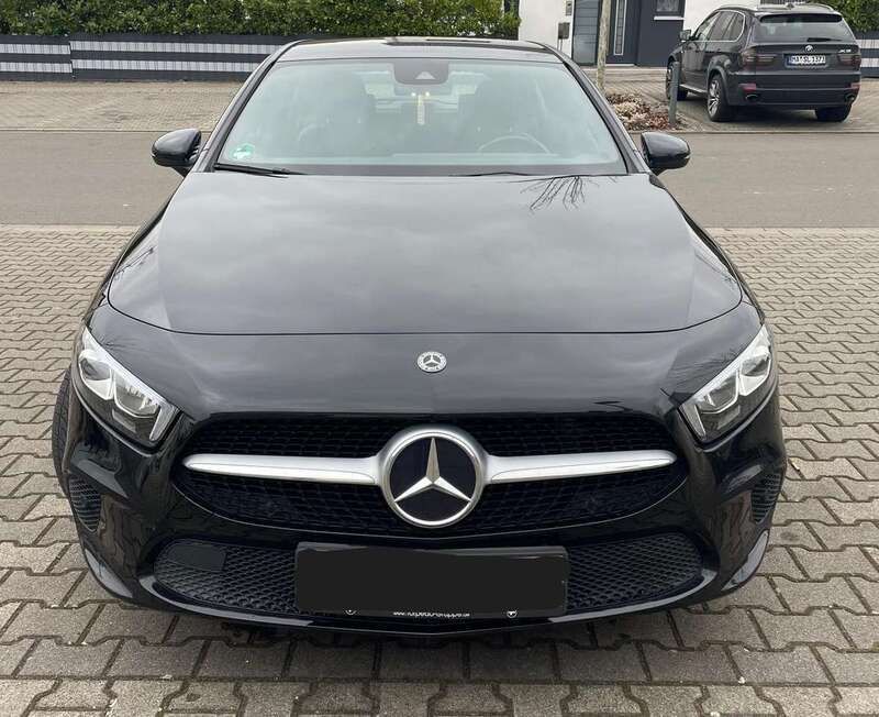 Schwarz Gebraucht 2018 Mercedes A220 Limousine | 22.499 € (Fairer Preis) - Bild 1/4