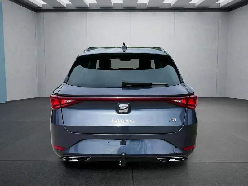 Neu Seat Leon 150 PS (110 kW) 2026 Grau Kombi