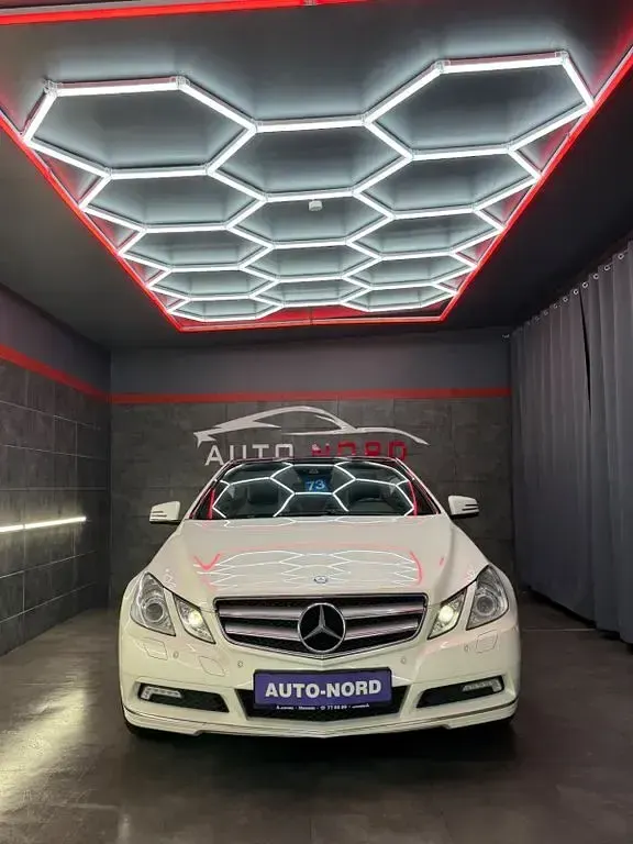 Gebraucht Mercedes E350 292 PS (214 kW) 2011 Weiß Cabrio