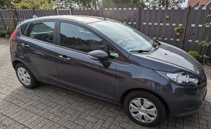 Blau Gebraucht 2012 Ford Fiesta Kleinwagen | 3.950 € (Guter Preis) - Bild 1/4