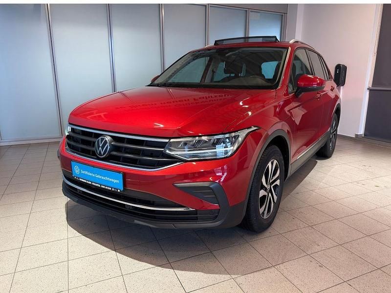 Gebraucht VW Tiguan Active 150 PS (110 kW) 2021 Rot SUV