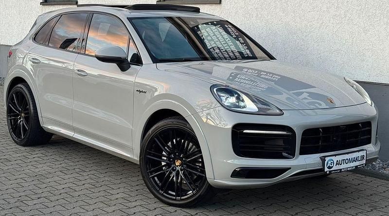 Racetrackgrey/kreide/crayon/ch Gebraucht 2022 Porsche Cayenne Platinum Edition SUV | 84.900 € (Etwas zu teuer) - Bild 1/4