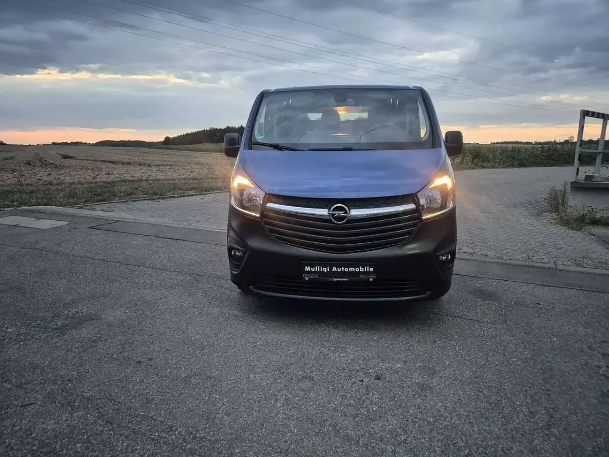 Gebraucht Opel Vivaro 120 PS (88 kW) 2017 Tintenfisch grau Van / Kleinbus