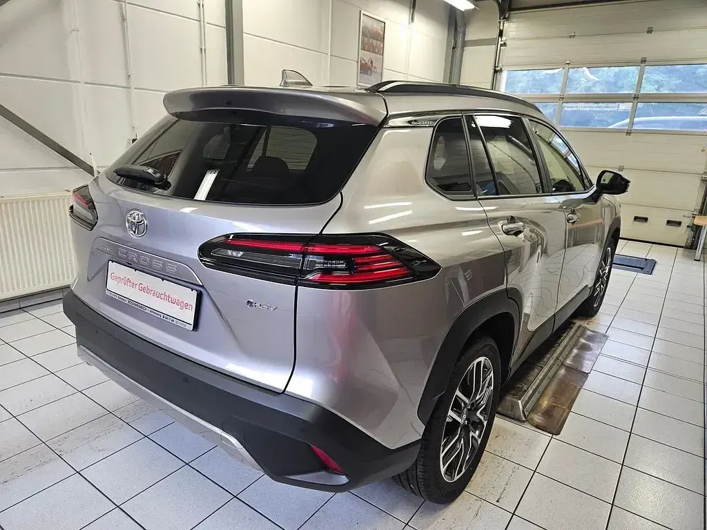 Gebraucht Toyota Corolla Cross 133 PS (97 kW) 2025 Grau SUV