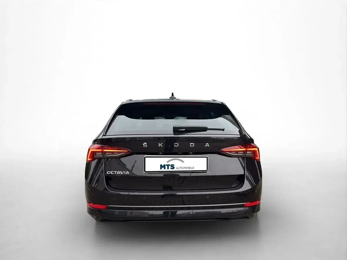 Gebraucht Skoda Octavia Clever 116 PS (85 kW) 2022 Schwarz Kombi