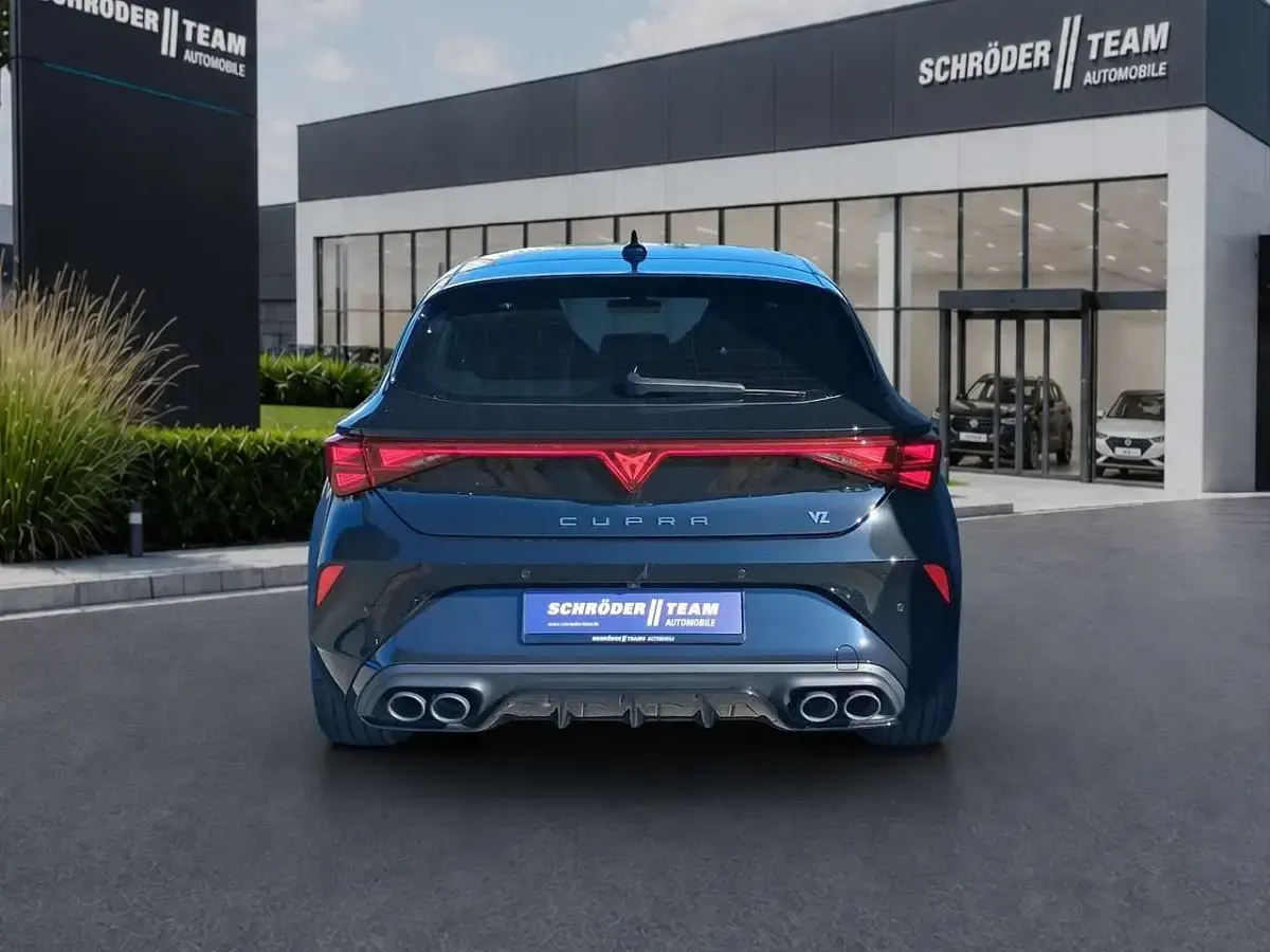 Neu Cupra Leon VZ 300 PS (220 kW) 2026 Mitternachtsschwarz Limousine
