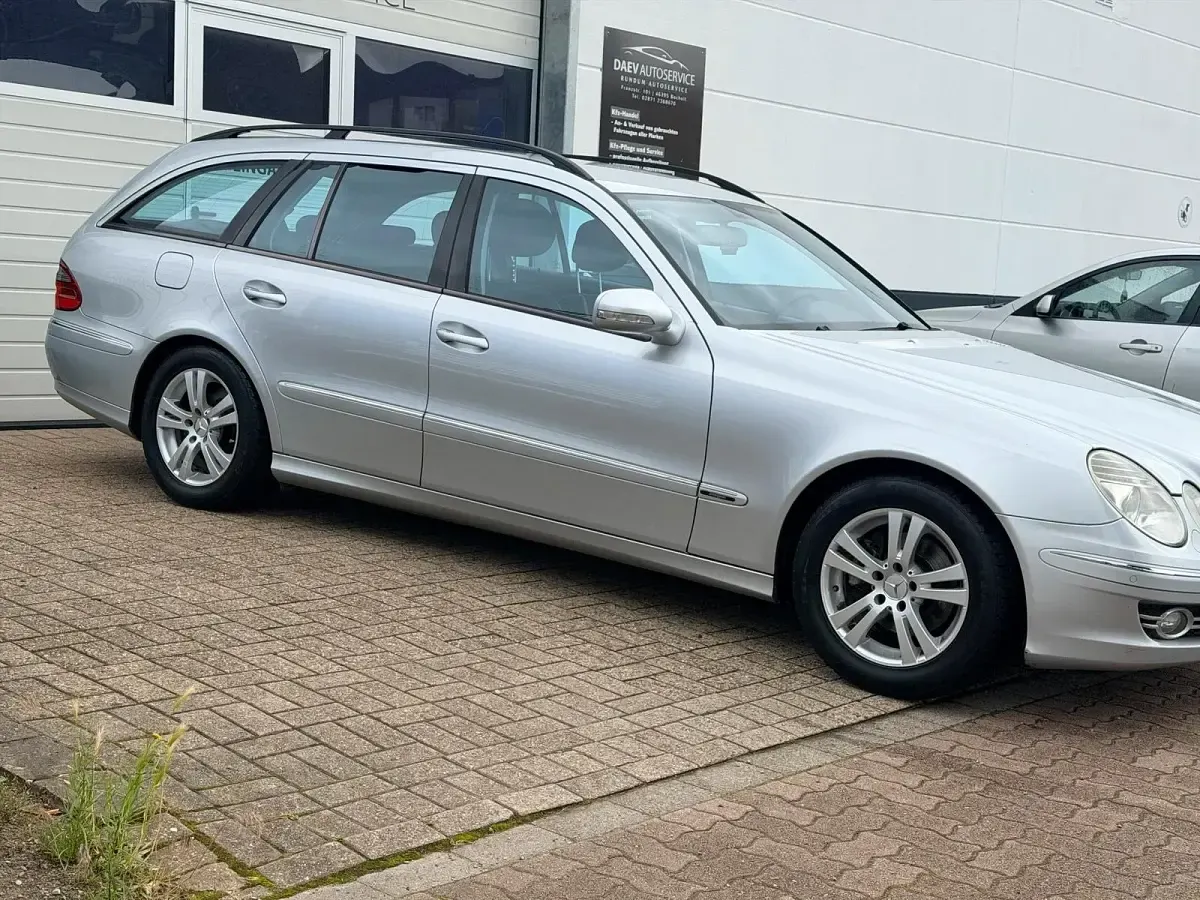 Gebraucht Mercedes E200 184 PS (135 kW) 2009 Silber Kombi