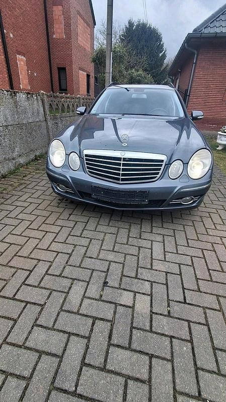 Gebraucht Mercedes E280 190 PS (139 kW) 2008 Grau Kombi