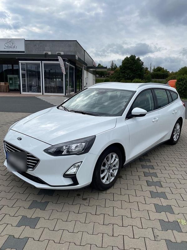 Gebraucht Ford Focus Cool & Connect 95 PS (69 kW) 2020 Weiß Kombi