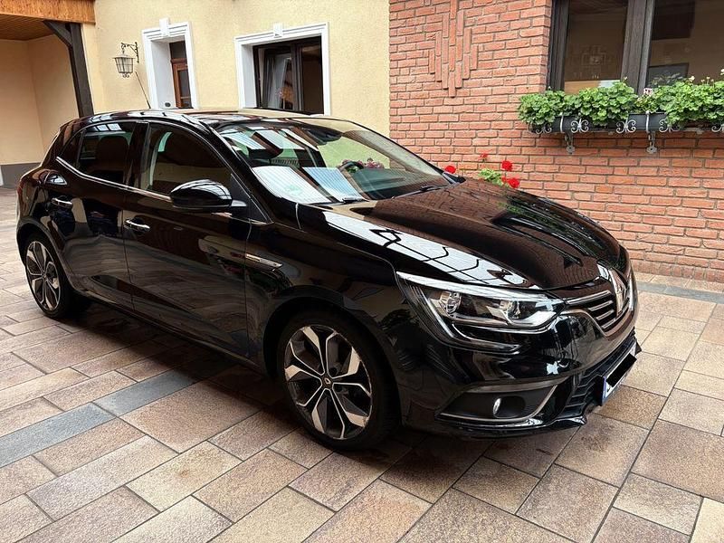Schwarz Gebraucht 2018 Renault Mégane IV Intens Limousine | 10.500 € (Fairer Preis) - Bild 1/4
