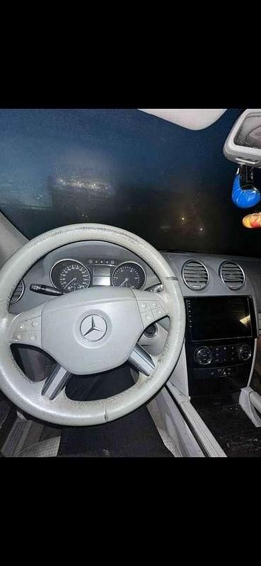 Gebraucht Mercedes ML320 224 PS (164 kW) 2006 Schwarz SUV