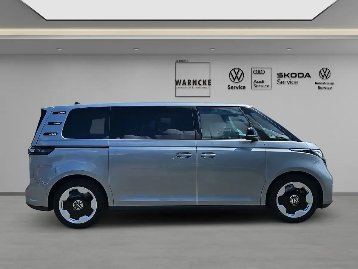 Gebraucht VW ID. Buzz Pro 210 kW (286 PS) 2024 Silber Van / Kleinbus