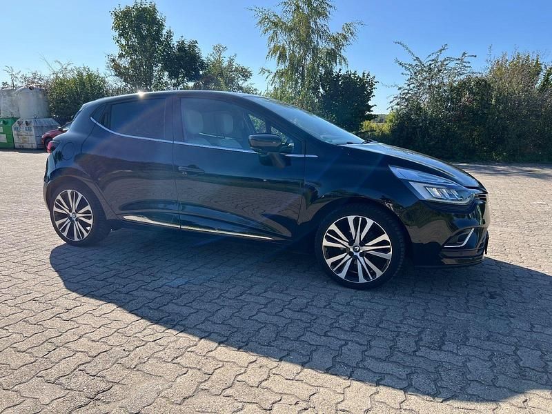 Schwarz Gebraucht 2016 Renault Clio IV Initiale Paris Kleinwagen | 11.100 € (Fairer Preis) - Bild 1/4
