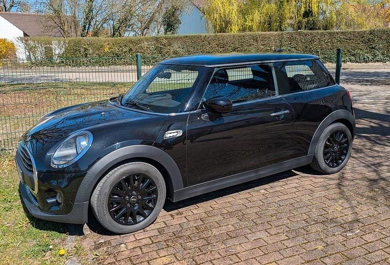 Second-hand Mini ONE 102 CP (75 kW) 2020 Negru Hatchback