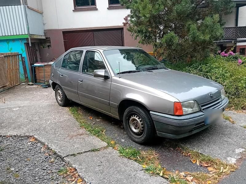 Grau Gebraucht 2025 Opel Kadett Kleinwagen | 500 € - Bild 1/4