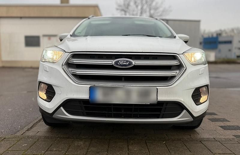 Second-hand Ford Kuga 120 CP (88 kW) 2019 Alb SUV