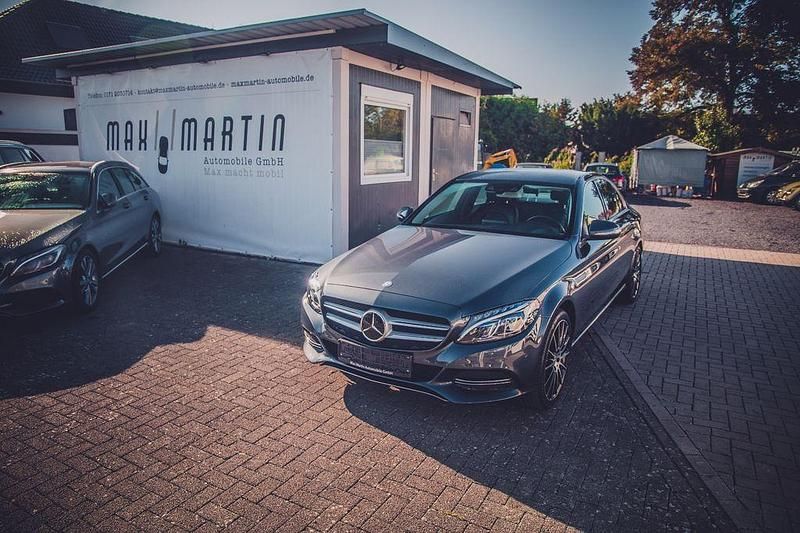 Grau Gebraucht 2014 Mercedes C250 Limousine | 20.999 € (Fairer Preis) - Bild 1/4