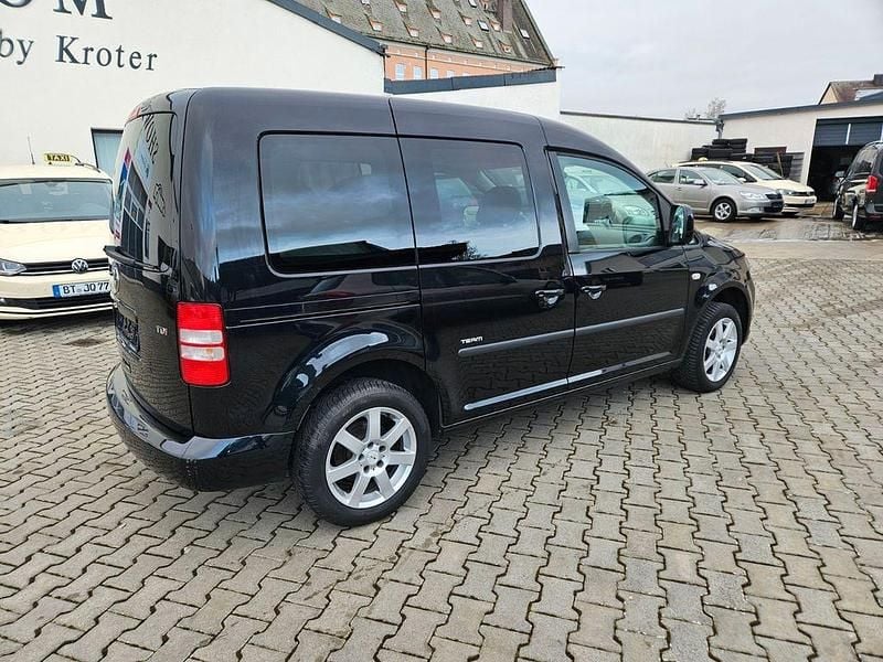 Gebraucht VW Caddy Team 102 PS (75 kW) 2015 Schwarz Van / Kleinbus