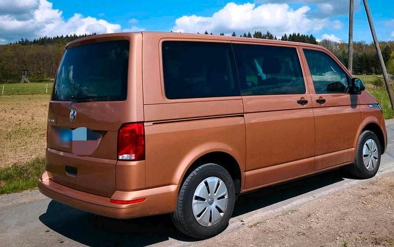 Second-hand VW Multivan 110 CP (80 kW) 2021 Maro Monovolum