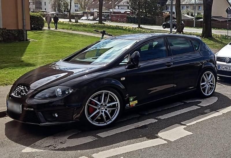 Schwarz Gebraucht 2010 Cupra Leon Limousine | 12.000 € - Bild 1/4