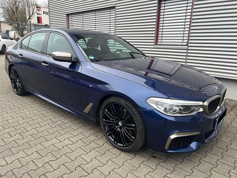 Gebraucht BMW M550 462 PS (339 kW) 2018 Mediterranblau metallic Limousine