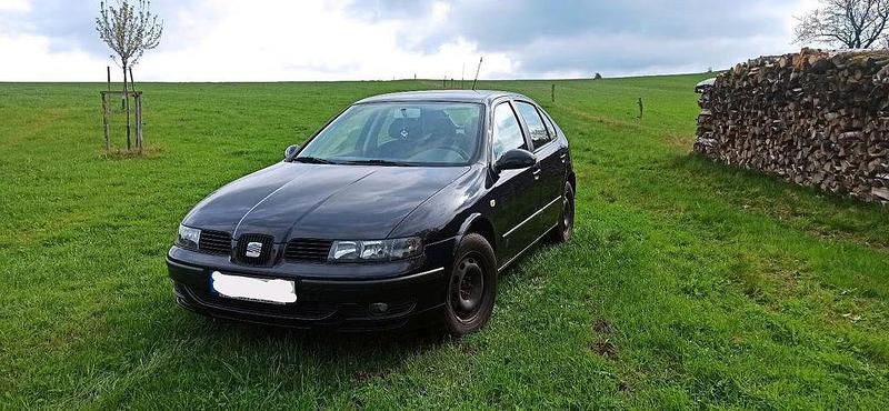 Schwarz Gebraucht 2006 Seat Leon Limousine | 600 € (Superpreis) - Bild 1/4