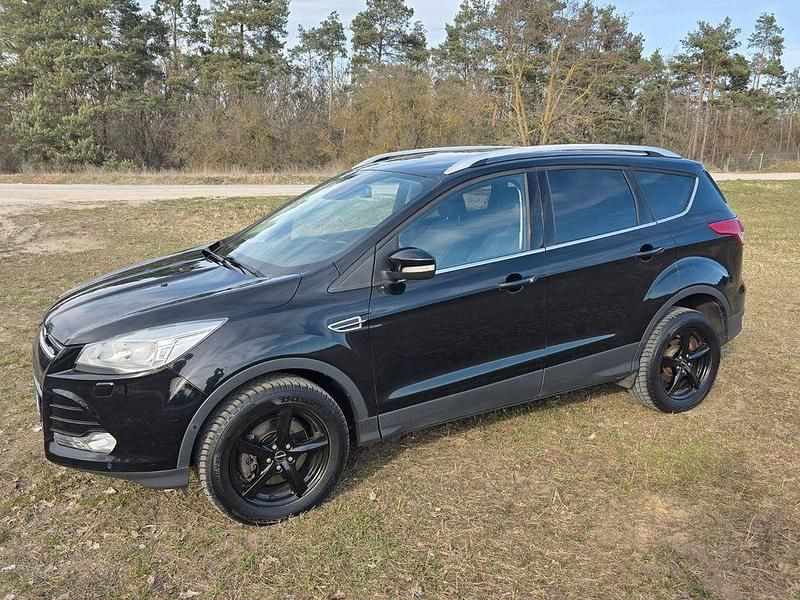 Gebraucht Ford Kuga Titanium 150 PS (110 kW) 2016 Schwarz SUV