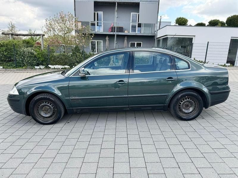 Gebraucht VW Passat Comfortline 131 PS (96 kW) 2004 Grün Limousine