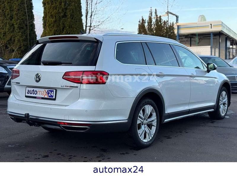 Gebraucht VW Passat Alltrack R 239 PS (175 kW) 2016 Oryxweiss Kombi