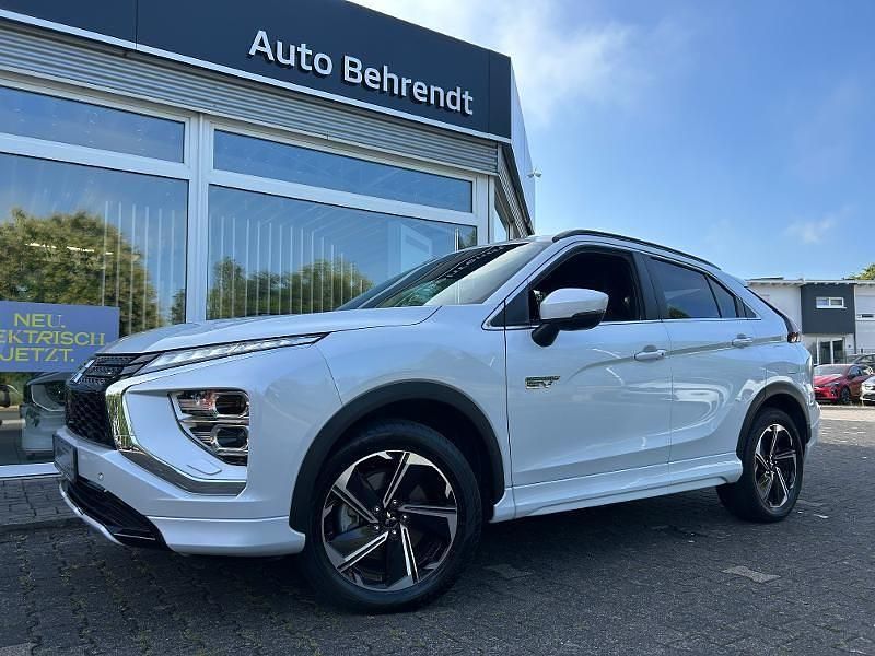 Weiß Gebraucht 2022 Mitsubishi Eclipse Cross Select SUV | 21.890 € (Fairer Preis) - Bild 1/4