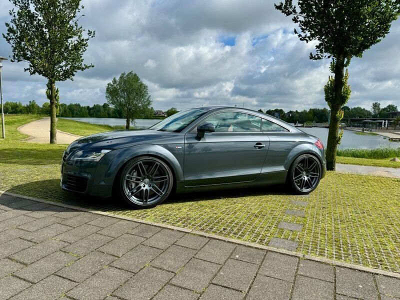 Grau Gebraucht 2007 Audi TT Design Coupé | 37.500 € - Bild 1/4