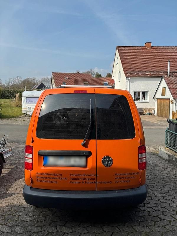 Gebraucht VW Caddy 75 PS (55 kW) 2012 Orange Van / Kleinbus