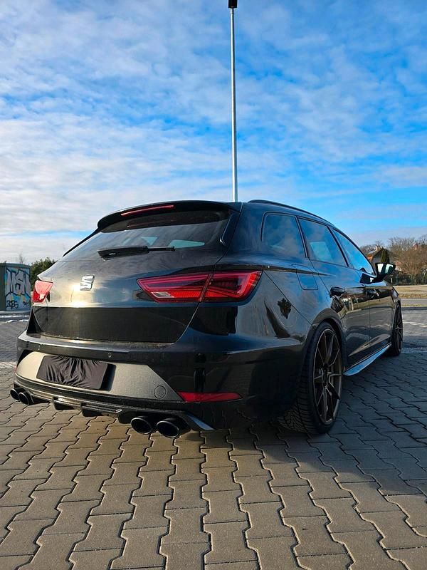 Gebraucht Seat Leon ST 4Drive 300 PS (220 kW) 2018 Schwarz Kombi