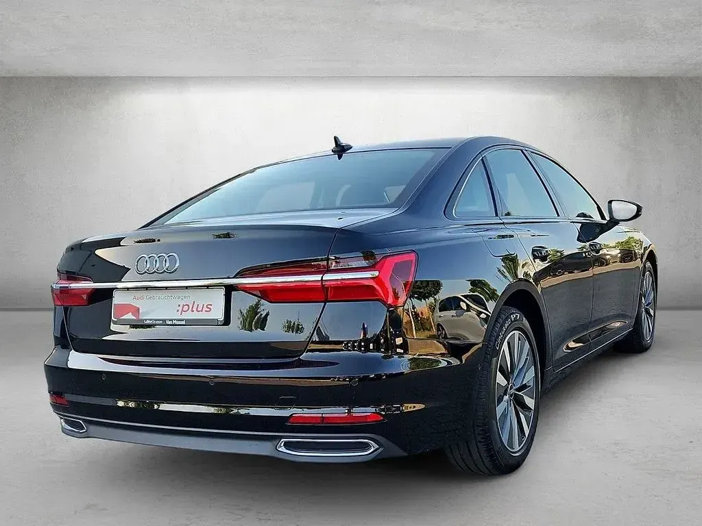 Gebraucht Audi A6 Premium 163 PS (119 kW) 2022 Brillantschwarz Limousine