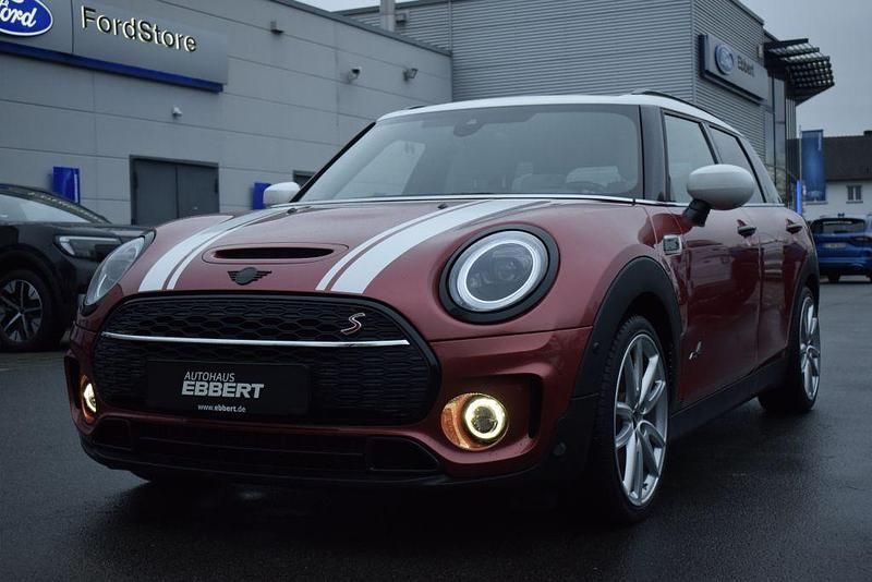 Rot Gebraucht 2021 Mini Cooper S Clubman Kombi | 28.950 € (Teuer) - Bild 1/4