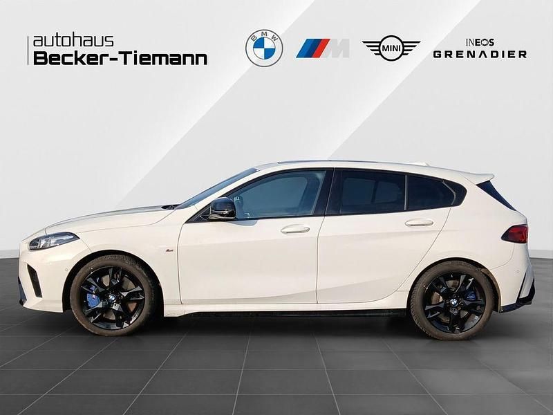 Gebraucht BMW M135 Shadowline 300 PS (220 kW) 2025 Alpinweiß uni Kleinwagen