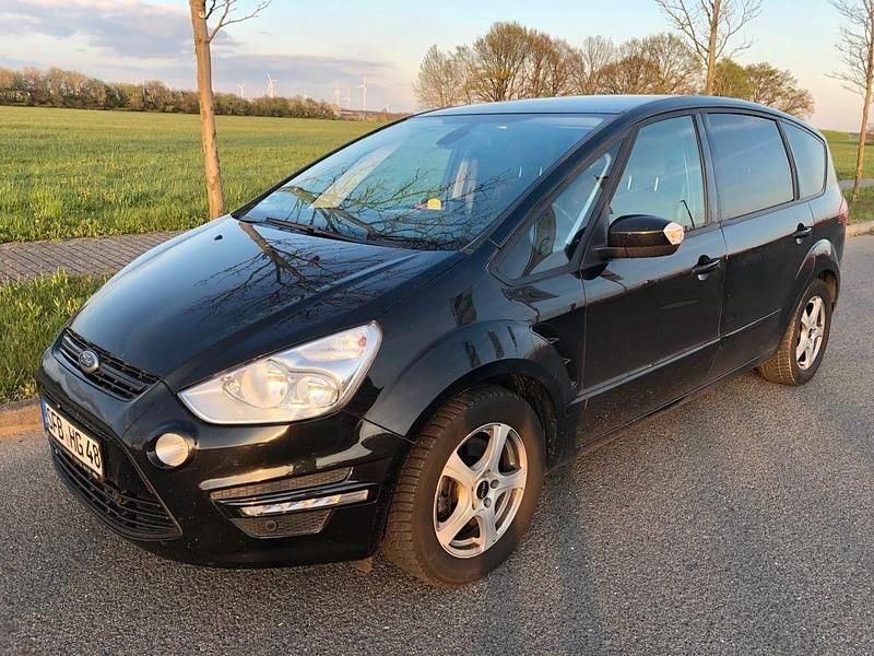 Second-hand Ford S-MAX S 163 CP (119 kW) 2014 Negru Monovolum