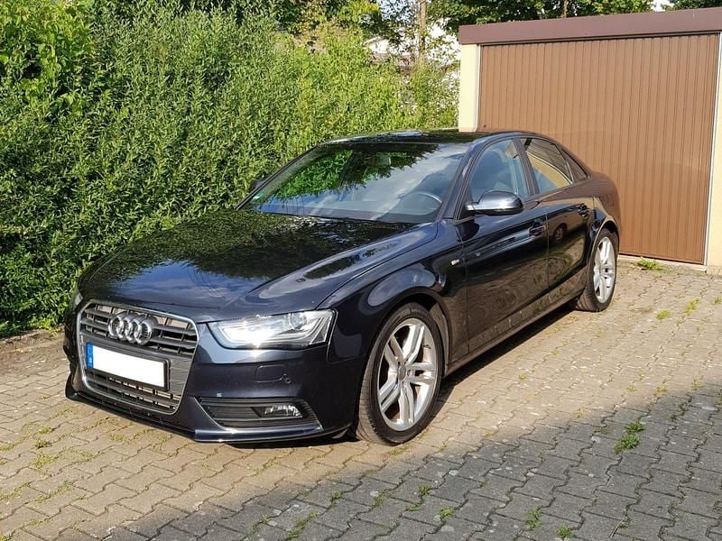 Gebraucht Audi A4 S-Line 170 PS (125 kW) 2012 Blau Limousine