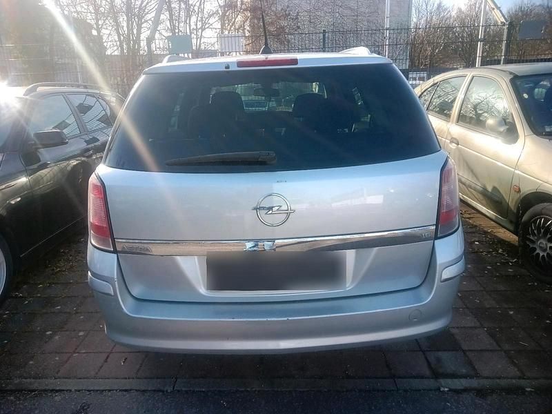 Gebraucht Opel Astra 116 PS (85 kW) 2007 Silber Kombi