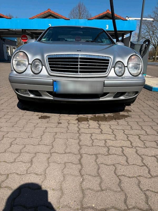 Silber Gebraucht 1998 Mercedes 320 Coupé | 1.900 € (Fairer Preis) - Bild 1/4