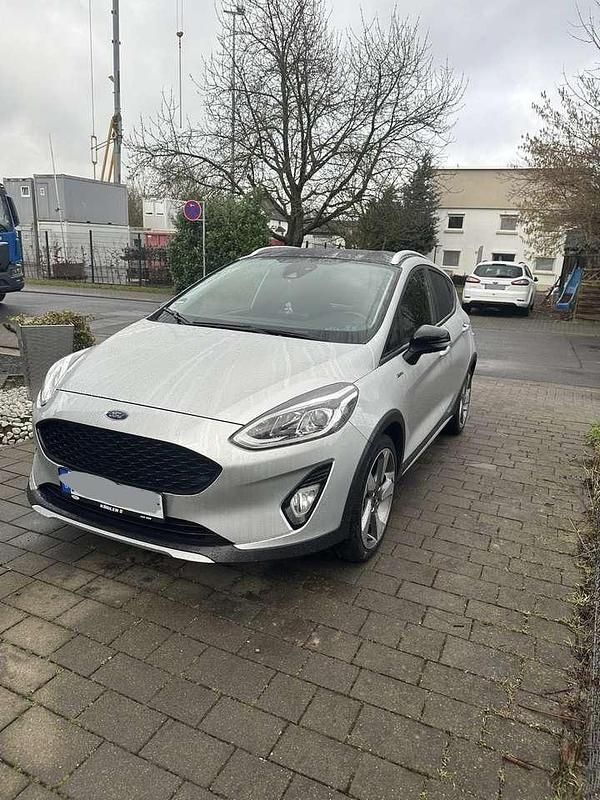 Gebraucht Ford Fiesta Active 101 PS (74 kW) 2019 Silber Kleinwagen
