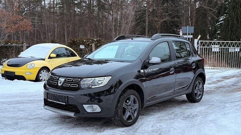 Gebraucht Dacia Sandero Celebration 90 PS (66 kW) 2017 Schwarz Kleinwagen