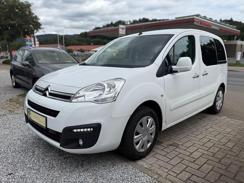 Weiß Gebraucht 2017 Citroën Berlingo SELECTION Van / Kleinbus | 6.450 € (Guter Preis) - Bild 1/4
