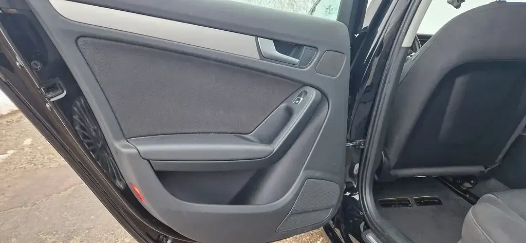Gebraucht Audi A4 Ambition 177 PS (130 kW) 2014 Schwarz Kombi