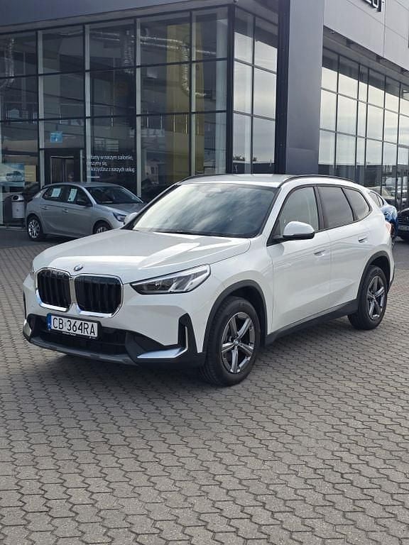 Weiß Gebraucht 2024 BMW X1 SUV | 33.836 € (Superpreis) - Bild 1/4