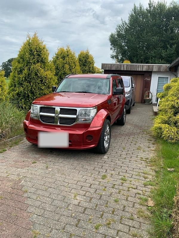Second-hand Dodge Nitro 177 CP (130 kW) 2008 Roșu SUV