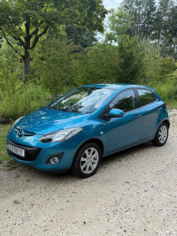 Blau Gebraucht 2011 Mazda 2 Kleinwagen | 2.200 € (Superpreis) - Bild 1/4