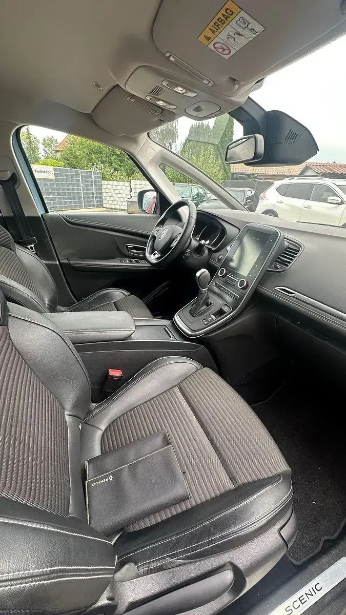 Gebraucht Renault Scenic E-Tech Intens 110 PS (80 kW) 2017 Blau Van / Kleinbus