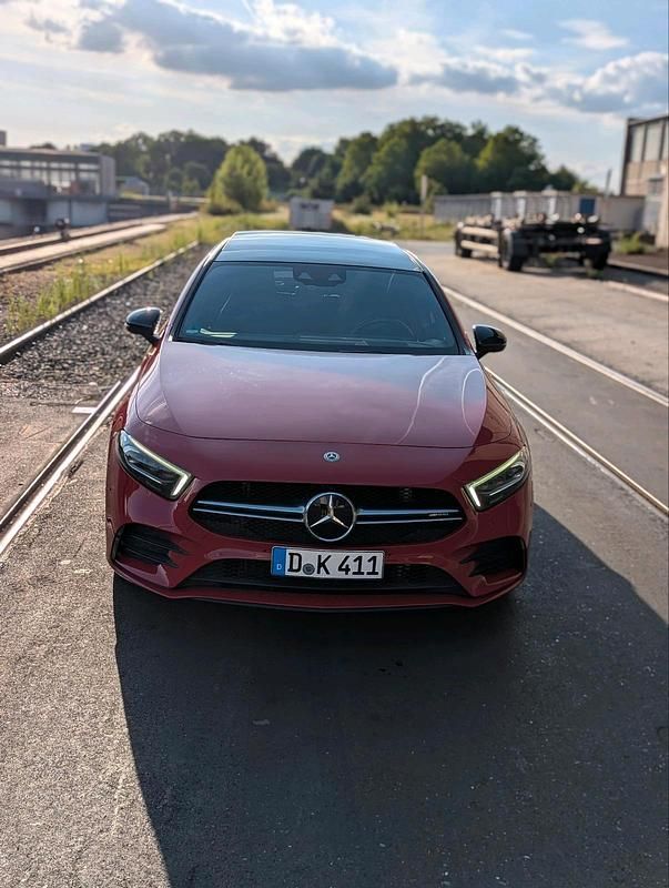 Rot Gebraucht 2019 Mercedes A35 AMG AMG Limousine | 29.000 € (Fairer Preis) - Bild 1/4
